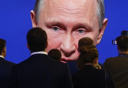 Санкционное противостояние на международной экономической арене будет продолжаться — Путин