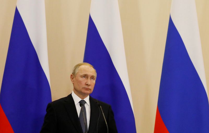 Власти РФ решили перенести сроки выполнения целей Путина на 30г